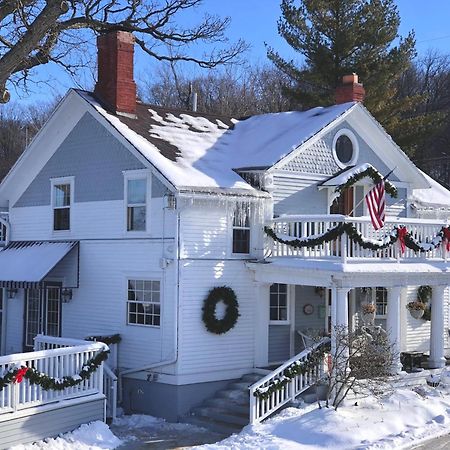 The French Country Inn بحيرة جنيف المظهر الخارجي الصورة