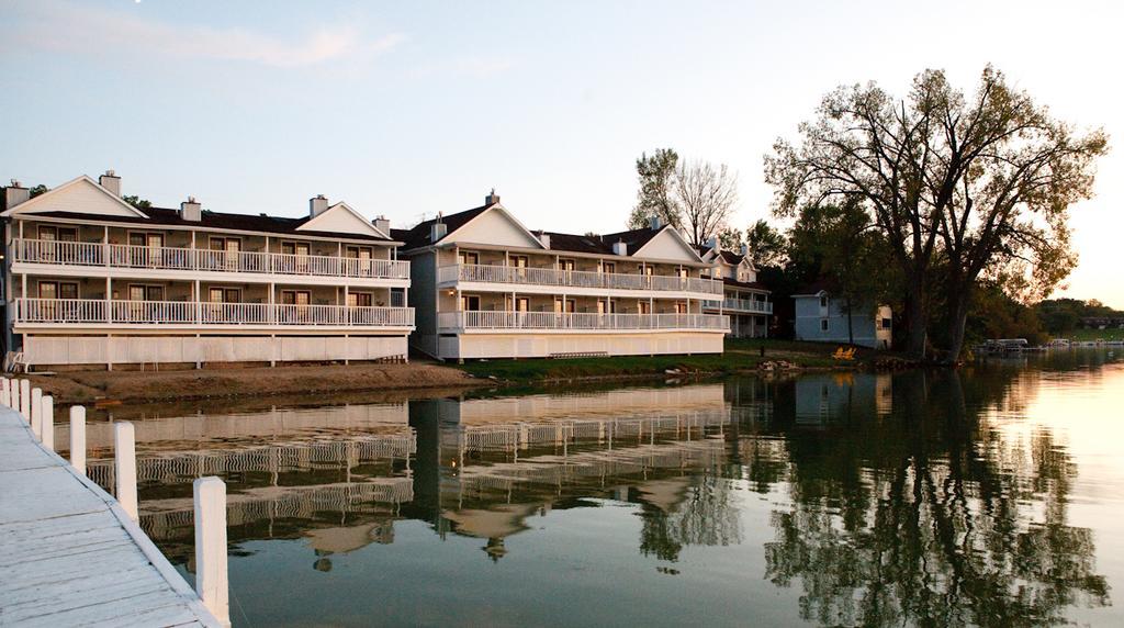 The French Country Inn بحيرة جنيف المظهر الخارجي الصورة